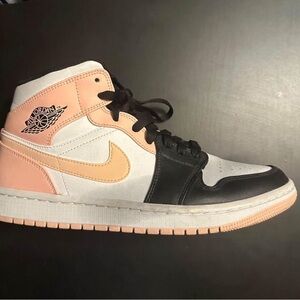AIR JORDAN 1 MID CRIMSON TINT